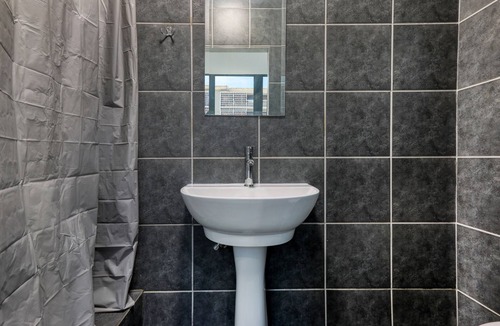 Sea Point Hotel | Inn & Out Express Sea Point