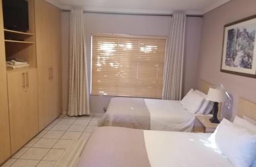 Kempton Park House | Inviting 3-Bed House in Kempton Park