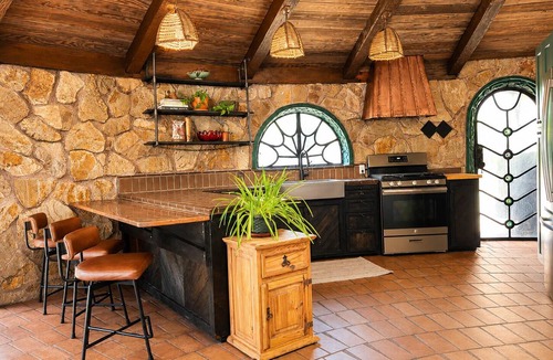 Sonoma House | Ironstone - A Circular Stone 2-Bed Oasis in the Vineyards with Hot Tub & Firepit