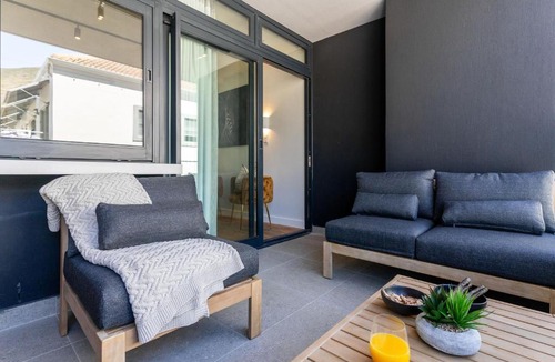 Sea Point Apartment | Jade Views Sea Point - Studio, pvt balcony, views