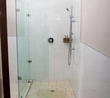 Nahoon Bed & Breakfast | JFT Jewels Guest House