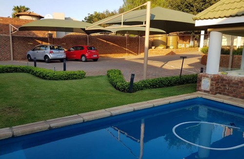 Riebeeckstad Bed & Breakfast | Jolani Guest House