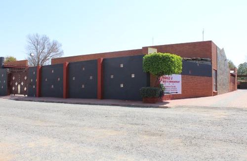 Lichtenburg Bed & Breakfast | Jowie's Guesthouse