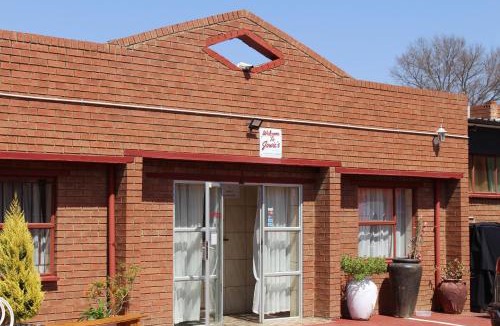 Lichtenburg Bed & Breakfast | Jowie's Guesthouse