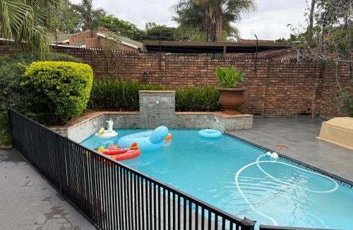 Moreleta Park House | JuaMtoto guesthouse