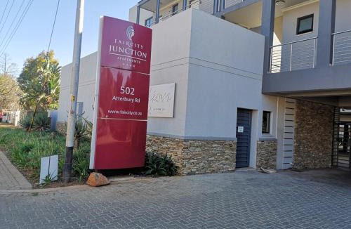 Menlo Park Apartment | Junction 502, Menlo Park