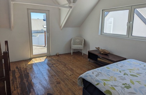 Green Point House | Just Listed! The Orange House