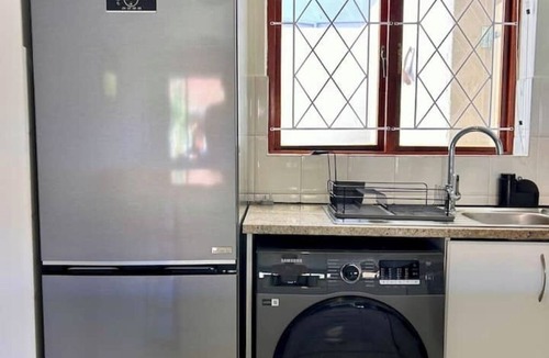 Kalk Bay Apartment | Kalk Bay Secure Seaside Apartment
