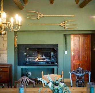Breede Valley Cabin | Kamagu Safari Lodge