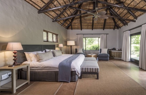 Kenton on Sea Cabin | Kariega Game Reserve - River Lodge