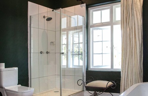 Barrydale Hotel | Karoo Art Hotel