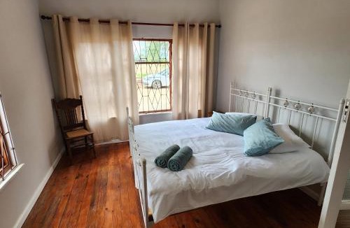 Oudtshoorn House | Karoo Leeu Self Catering