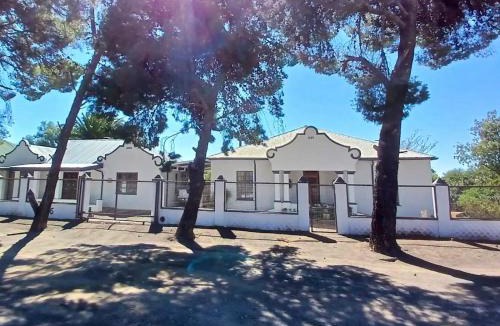 Victoria West Apartment | Karoo Rust Victoria West