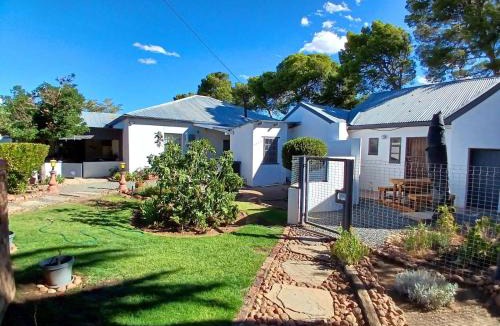 Victoria West Apartment | Karoo Rust Victoria West