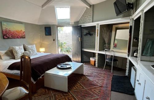 Oudtshoorn Hostel | Karoo Soul