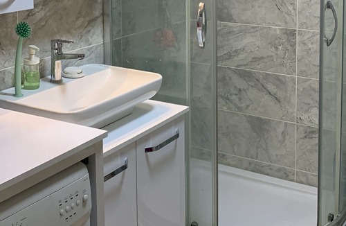Karsiyaka Apartment | Karsiyaka central location, 10 minutes to public transport