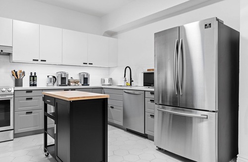 Lower Nob Hill Apartment | Kasa La Monarca | Bright & Airy Studio in San Francisco, Explore Nob Hill