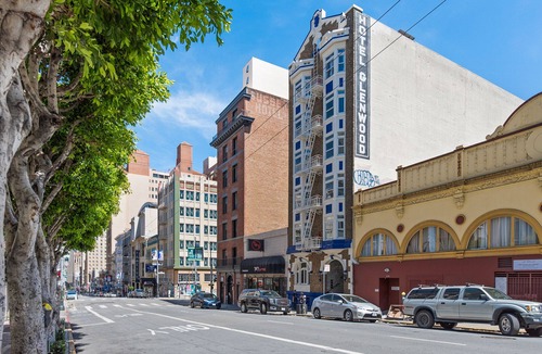 Lower Nob Hill Apartment | Kasa La Monarca | Classic Studio in San Francisco, Shop High-End Boutiques