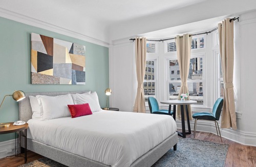 Lower Nob Hill Apartment | Kasa La Monarca | Standard Studio in San Francisco, Explore Chinatown
