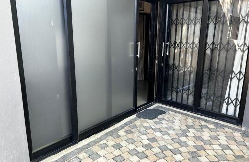 Bayswater Apartment | Katlego