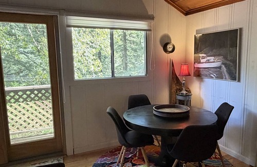 Guerneville House | Kay’s Cabin | 2BR Mid-Term Stay Near Russian River