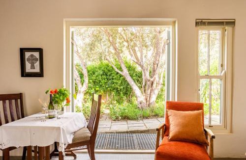 Riebeeck West Apartment | Keerweder-cosy cottage