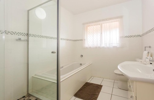 Ballito Apartment | Kenwyn on Sea 401 - FAMILY ONLY