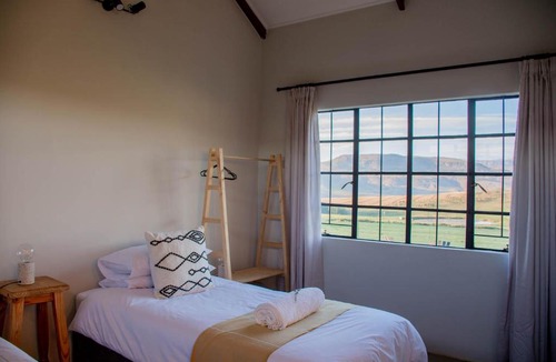 Okhahlamba Apartment | Kezlyn Farm Cottages