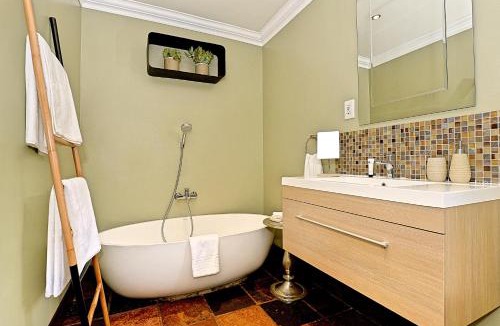 Thembisile Bed & Breakfast | Kgarebana Boutique Guesthouse