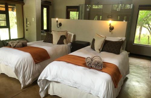 Pilanesberg National Park Cabin | Kgorogoro Lodge
