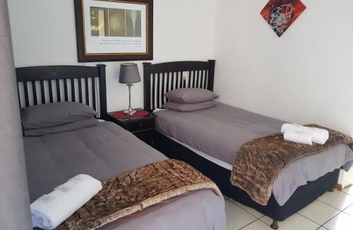 Kimberley House | Kgosi Lodge
