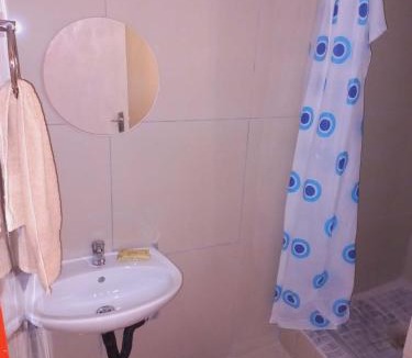 Heilbron House | Khalanyoni Guest House