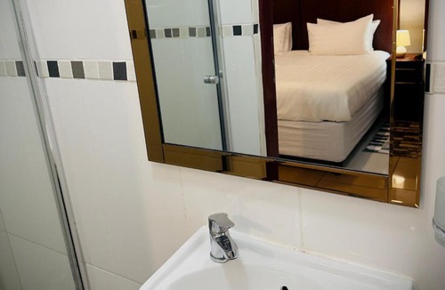 Tshwane House | Khami Guesthouse