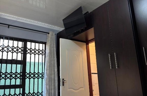 Tshwane House | Khami Guesthouse