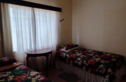 eNtokozweni House | KHAYA LANGA Guest House & Contractors Accommodation