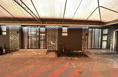 Emfuleni House | Khayalethu Guest House