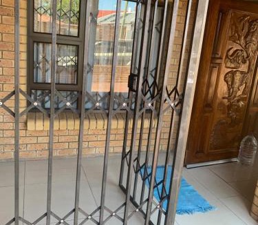 Greater Johannesburg Metropolitan Area Bed & Breakfast | Khosana travel and tours