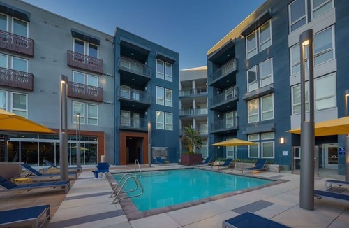 Mountain View Condo | KING BED | Modern 2 Bed 2 Bath Condo | Pool & Hot Tub