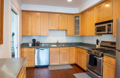 Lower Haight Apartment | King Bed Studio w/Full Kitchen in Lower Haight