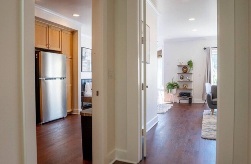 Lower Haight Apartment | King Bed Studio w/Full Kitchen in Lower Haight