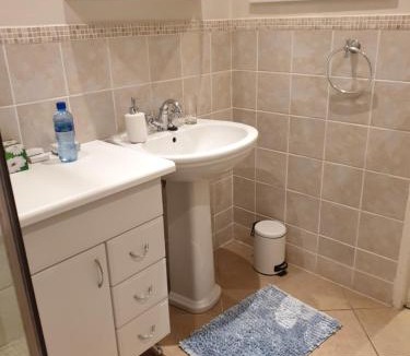 Grahamstown Apartment | Kingsview Unit