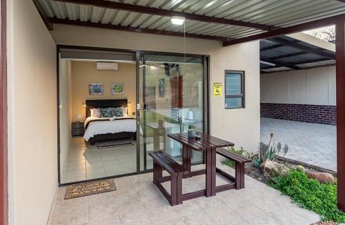 White River House | Kiyala Guest Farm