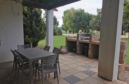 Renosterberg Apartment | Kleine Kaap - Selfsorg