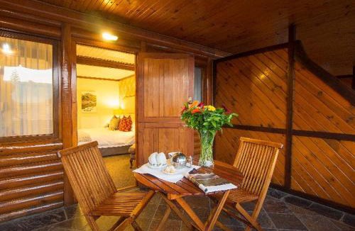 Knysna Central Hotel | Knysna Log-Inn Hotel