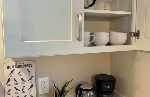 Dimond House | Kolibrie Huis–Furnished Monthly Rental for Work Assignments or Temp Relocation