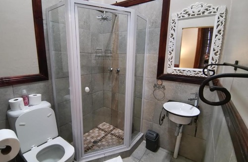 Msukaligwa Bed & Breakfast | Kralinbergh Estate Guesthouse