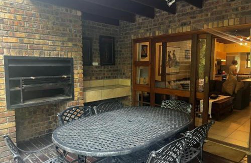Hazyview Apartment | Kruger Park Lodge - Modern Unit 225B