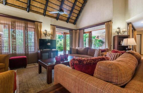 Hazyview Apartment | Kruger Park Lodge Unit No 521 with Private Pool