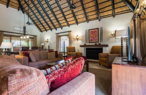 Hazyview Apartment | Kruger Park Lodge Unit No 521 with Private Pool