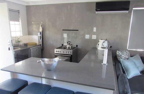 Marloth Park Ski Chalet | KRUGER WILD RETREAT - HYENA CHALET